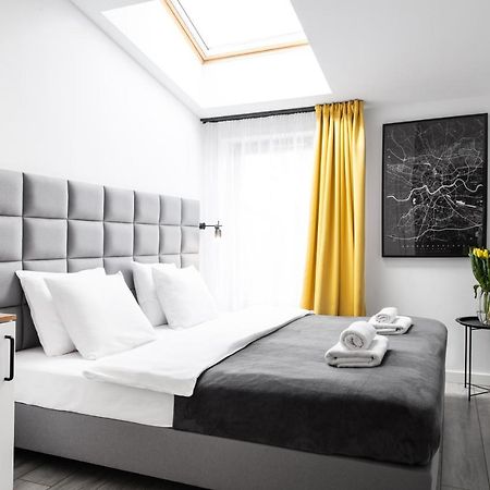 Househost Apartament: Ul. Miodowa 42/42A Краків Екстер'єр фото